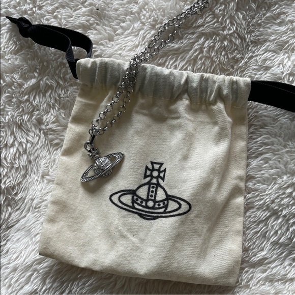 Vivienne Westwood Silver Orb Necklace - Picture 2 of 4